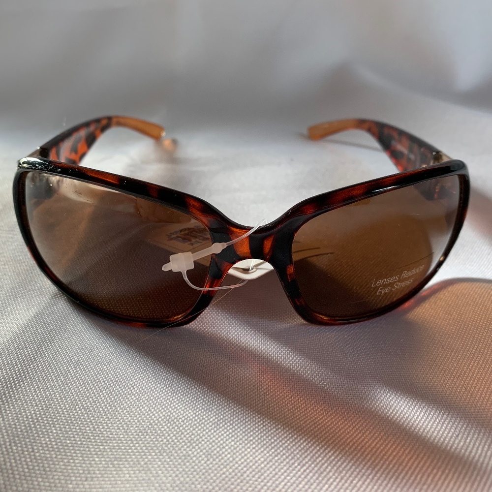 NWT. Style Science Beauty Lab Sunglasses!